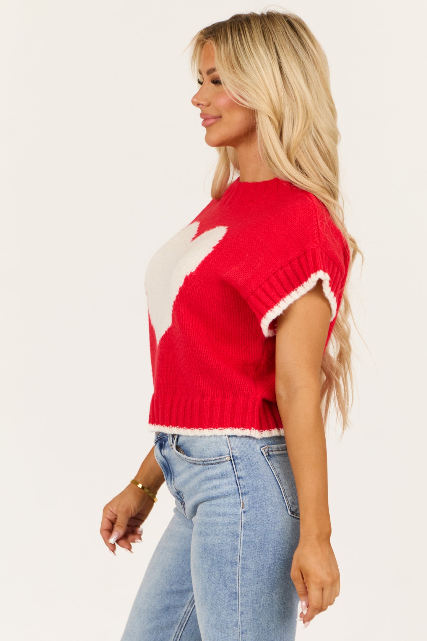 Women Bright Lipstick Heart Graphic Short Sleeve Sweater